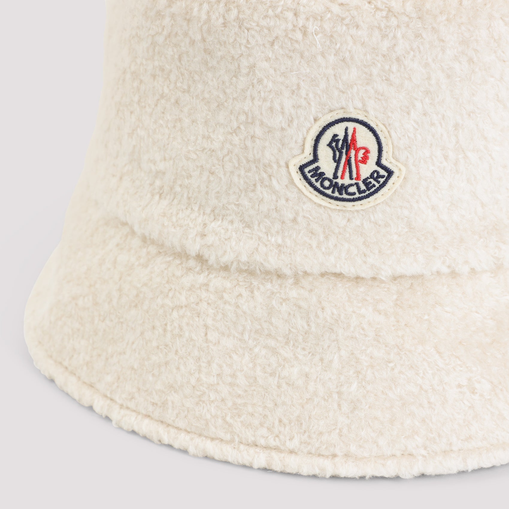 Plush Bucket Hat in Soft Acrylic-Cotton Blend