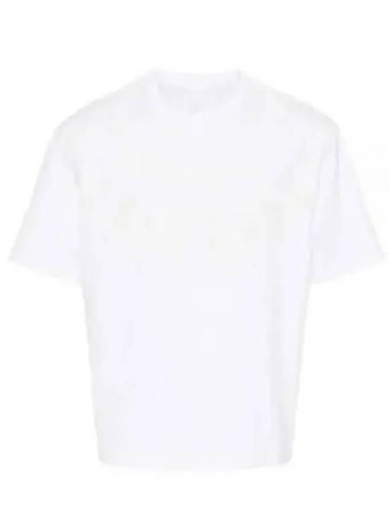Classic Crew Neck White T-Shirt With Minimalist Design