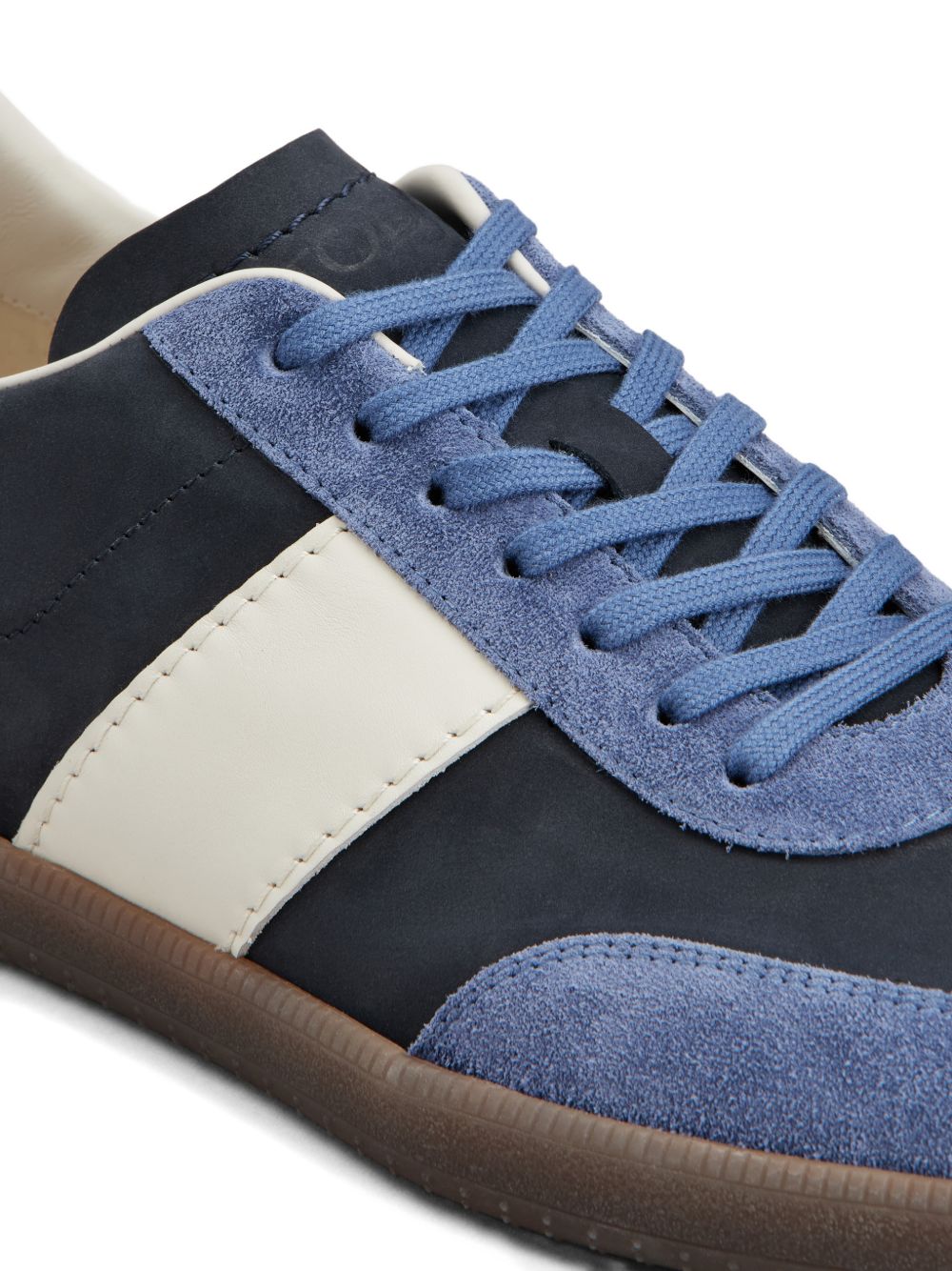 Low-Top Sneakers With Blue Suede Stripe And Contrast Details