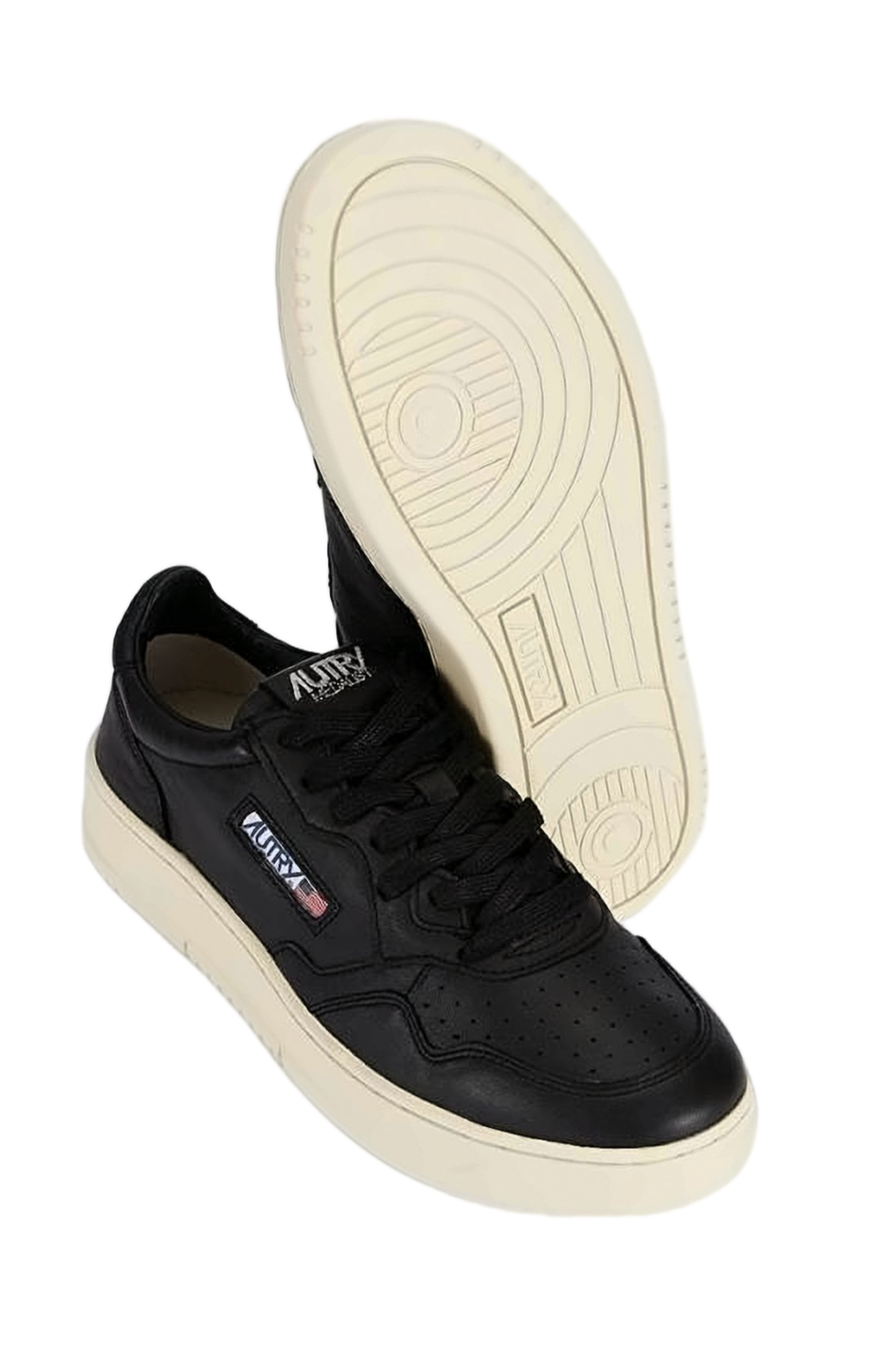 Niskie sneakersy z perforacjami