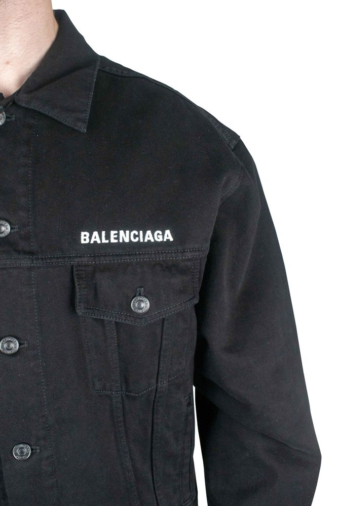 Cropped Black Denim Jacket With Flap Pockets