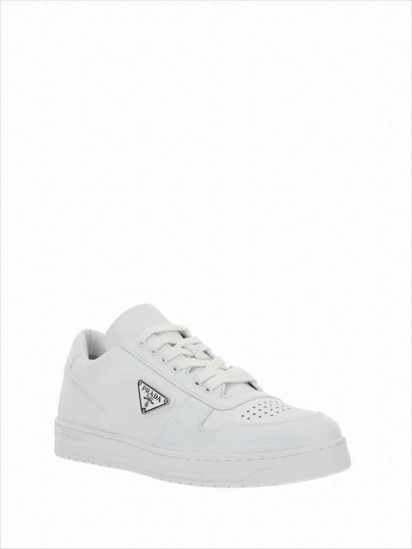 Minimalist White Low-Top Sneakers with Triangular Logo Plaque