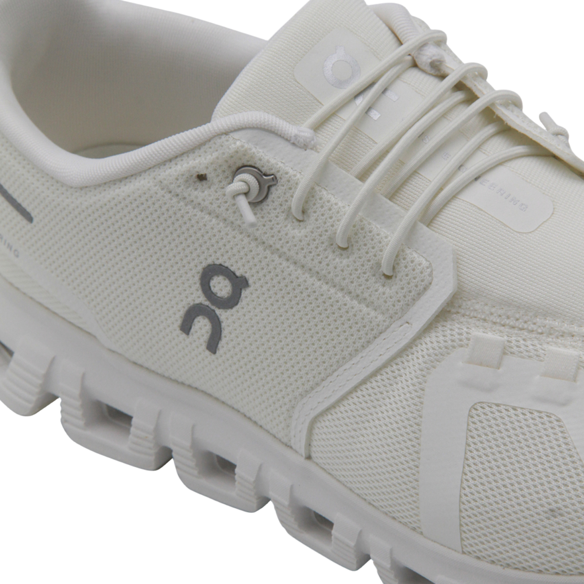 Breathable Mesh Sneakers with Segmented Sole and Lace-Up Design