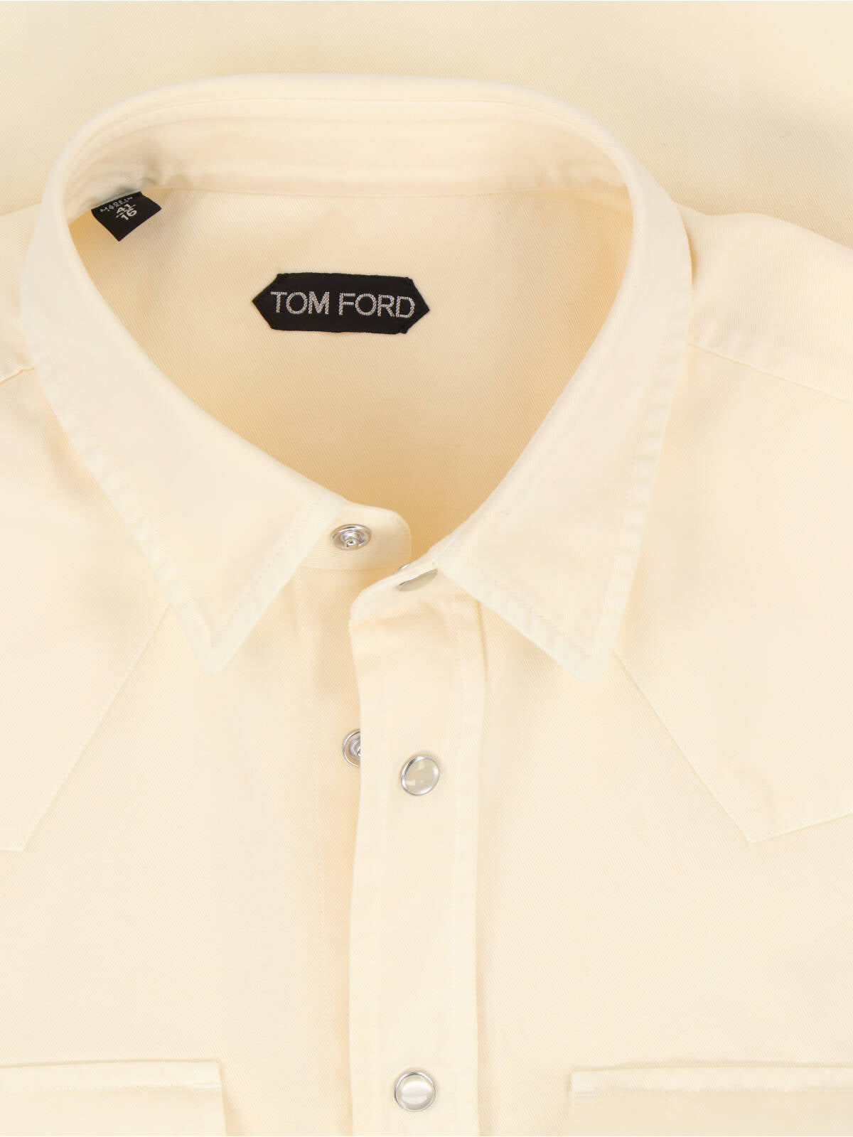 Tailored White Shirt With Structured Collar And Buttoned Cuffs