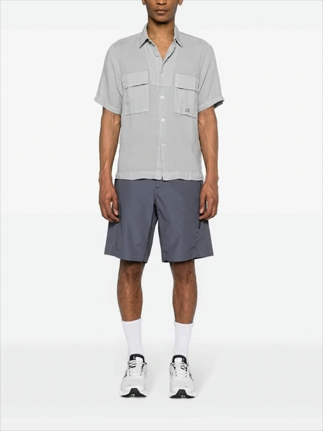 Short-Sleeved Linen Shirt with Button-Down Closure