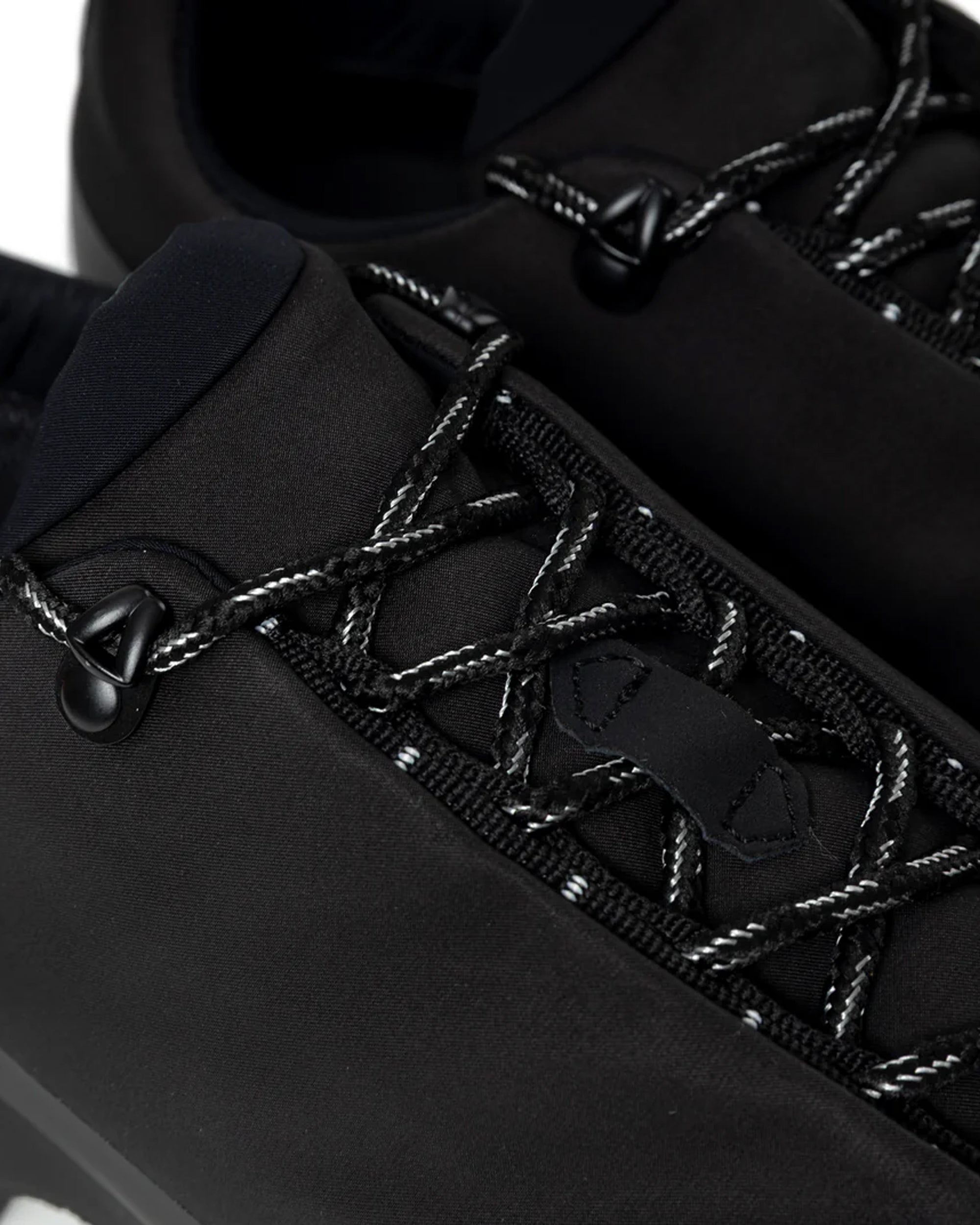 Cingino Black Sneakers