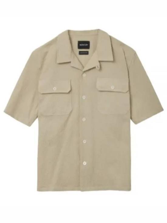 Short-Sleeved Relaxed Fit Shirt with Classic Collar