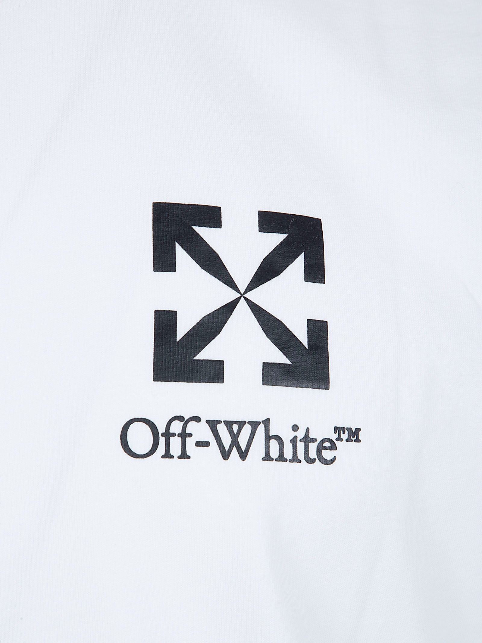 Minimalist Slim-Fit T-Shirt with Small Arrow Design
