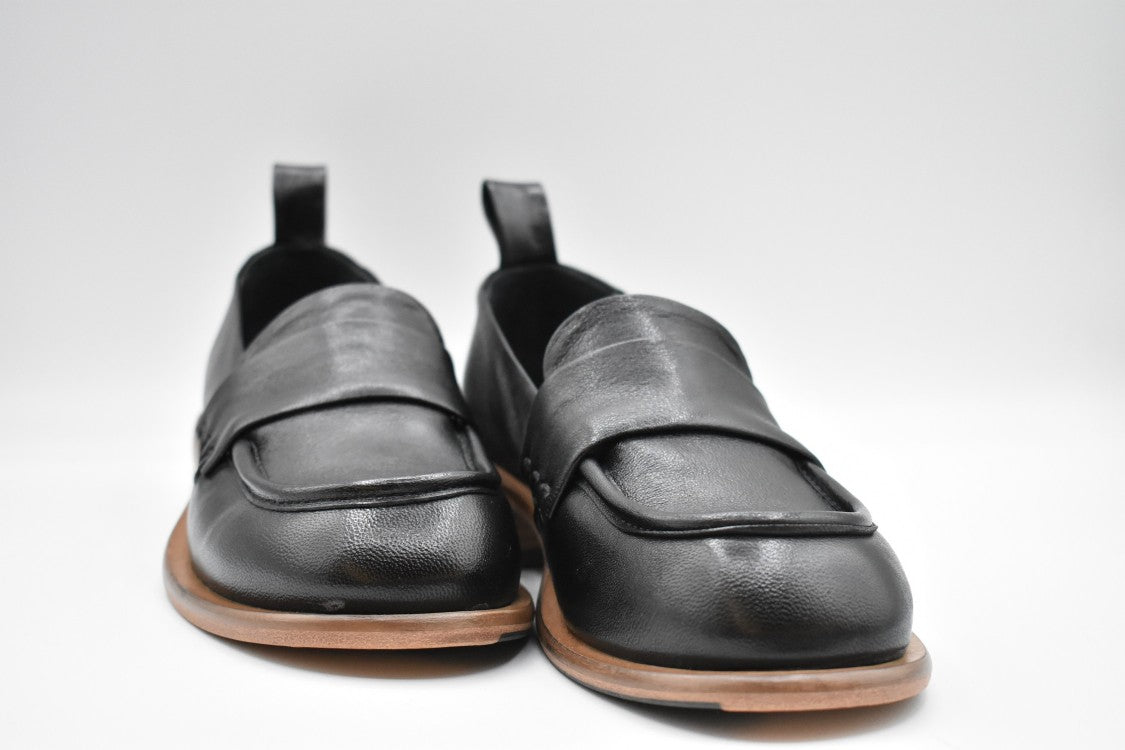 Black Leather Flat Shoes