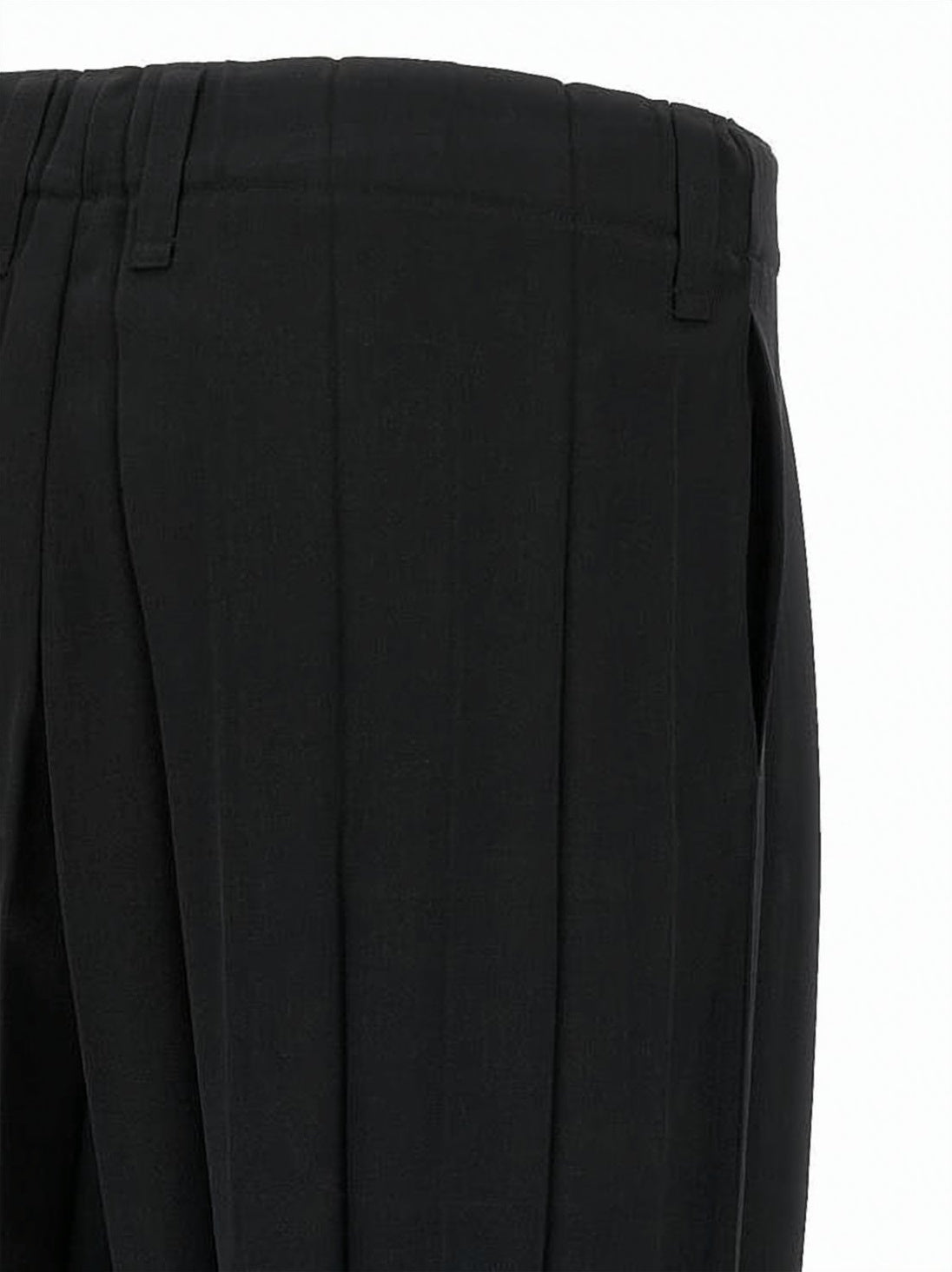Wide-Leg Pants with Vertical Pleats and Structured Design