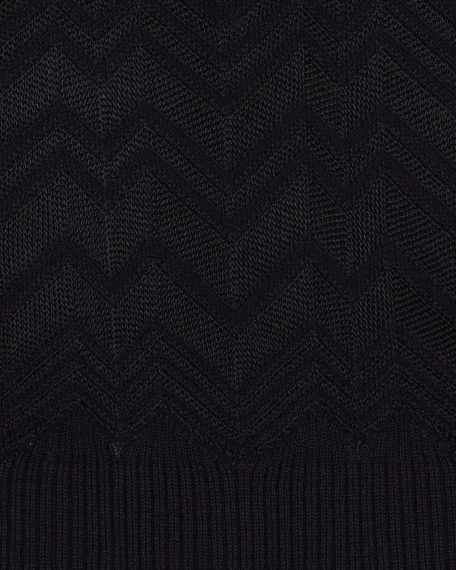 Long-Sleeved Crew Neck Sweater With Chevron Knit Pattern