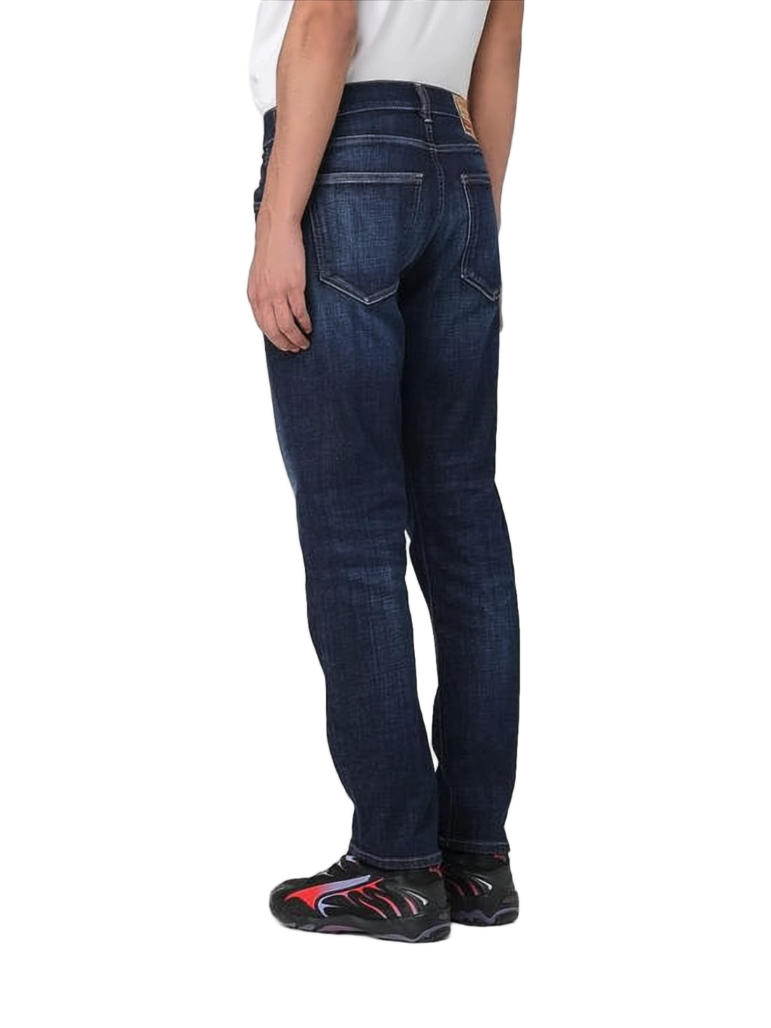 Straight-Leg Denim Jeans with Classic Five-Pocket Design