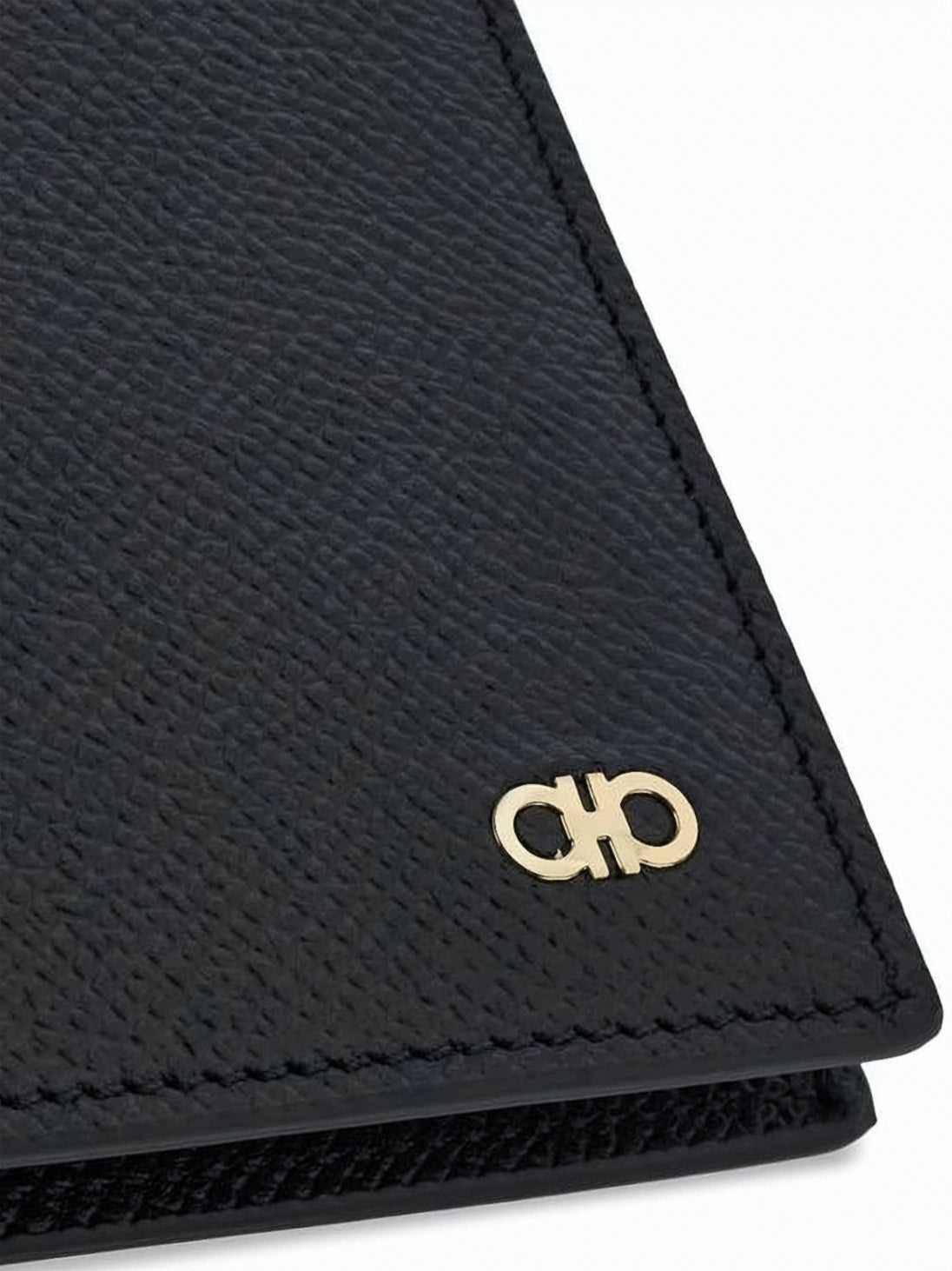 Bifold Wallet in Textured Calf Leather