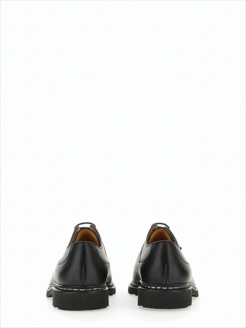 Smooth Leather Dress Shoes with Classic Detailing