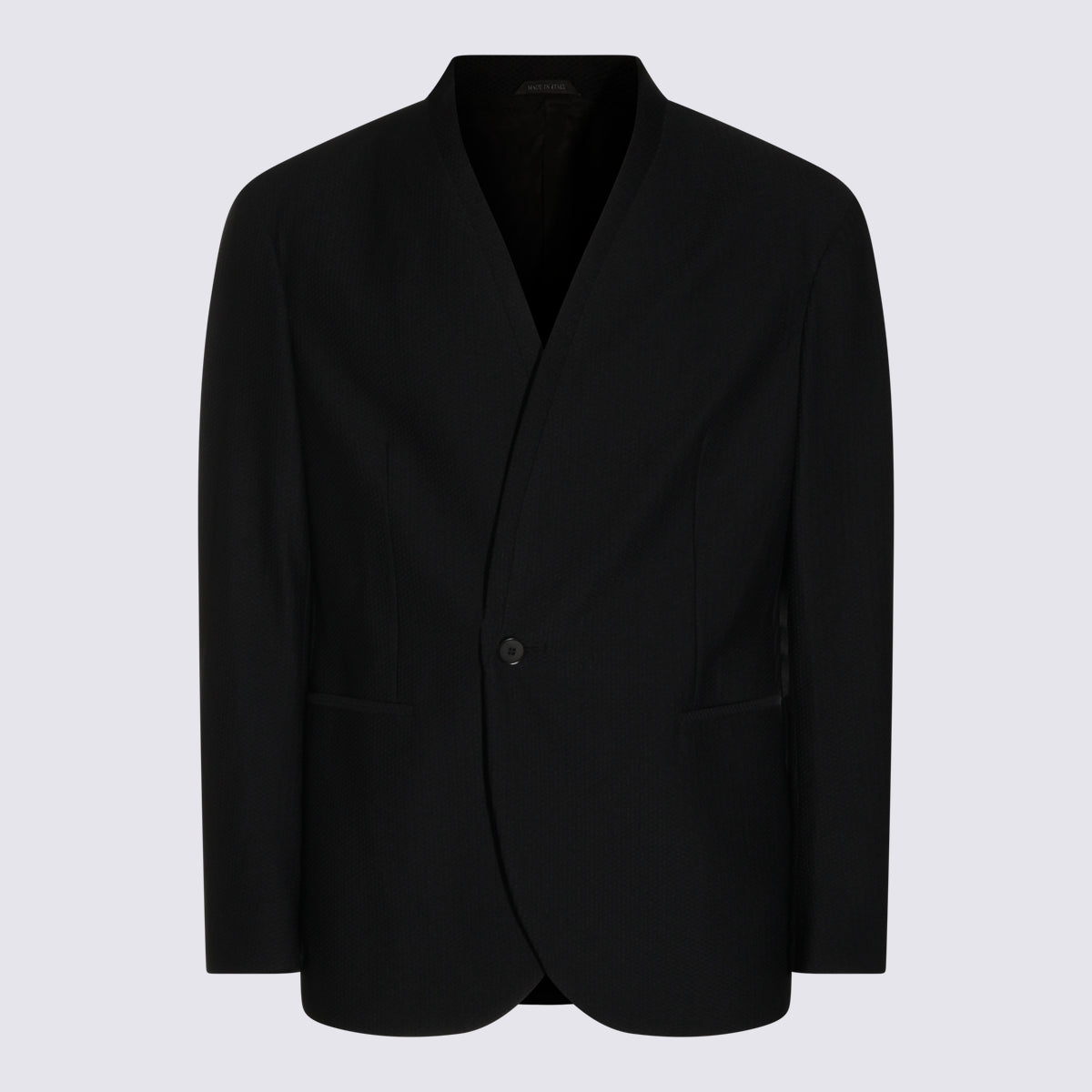 Minimalist Black Blazer with Tailored Fit