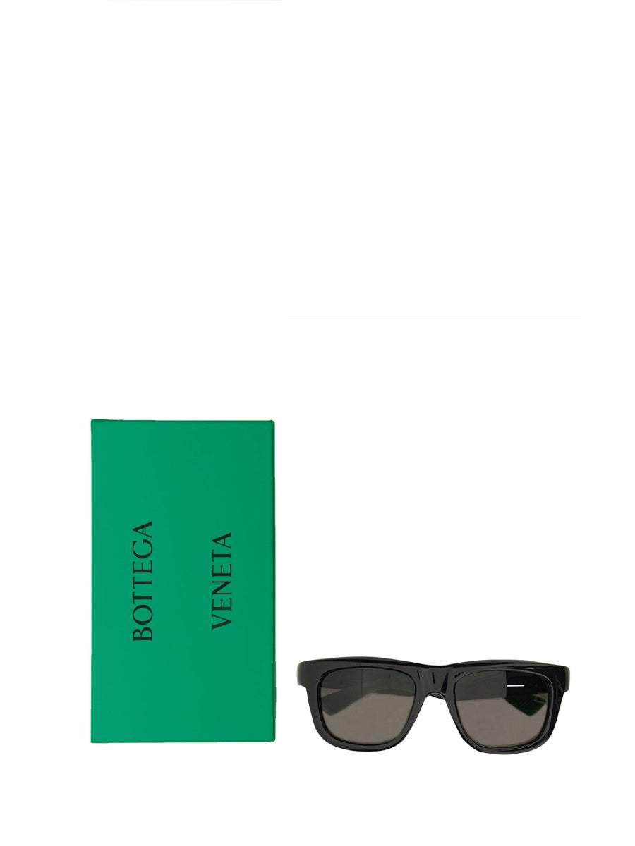 Bold Square Injected Sunglasses with Minimalist Design