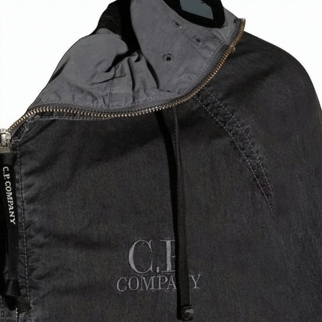 Two-Tone Hooded Jacket with Adjustable Drawstrings and Front Pockets