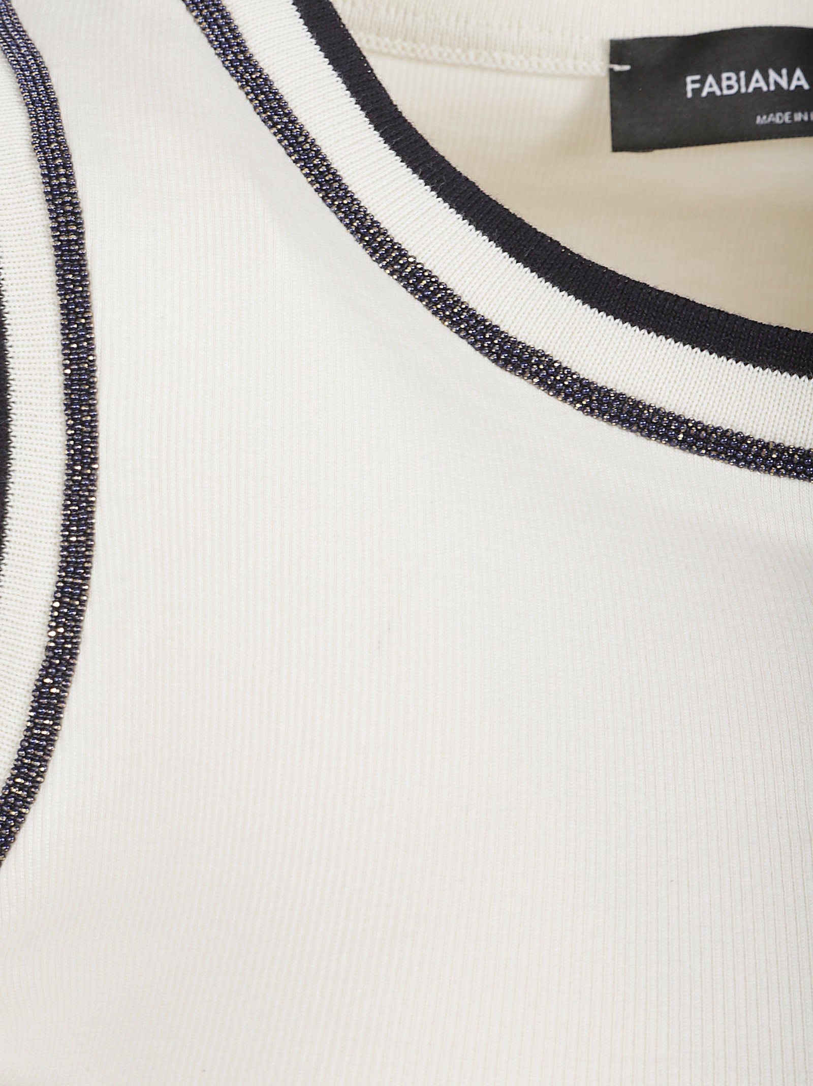 Sleeveless Fitted Top with Contrasting Trim Detail