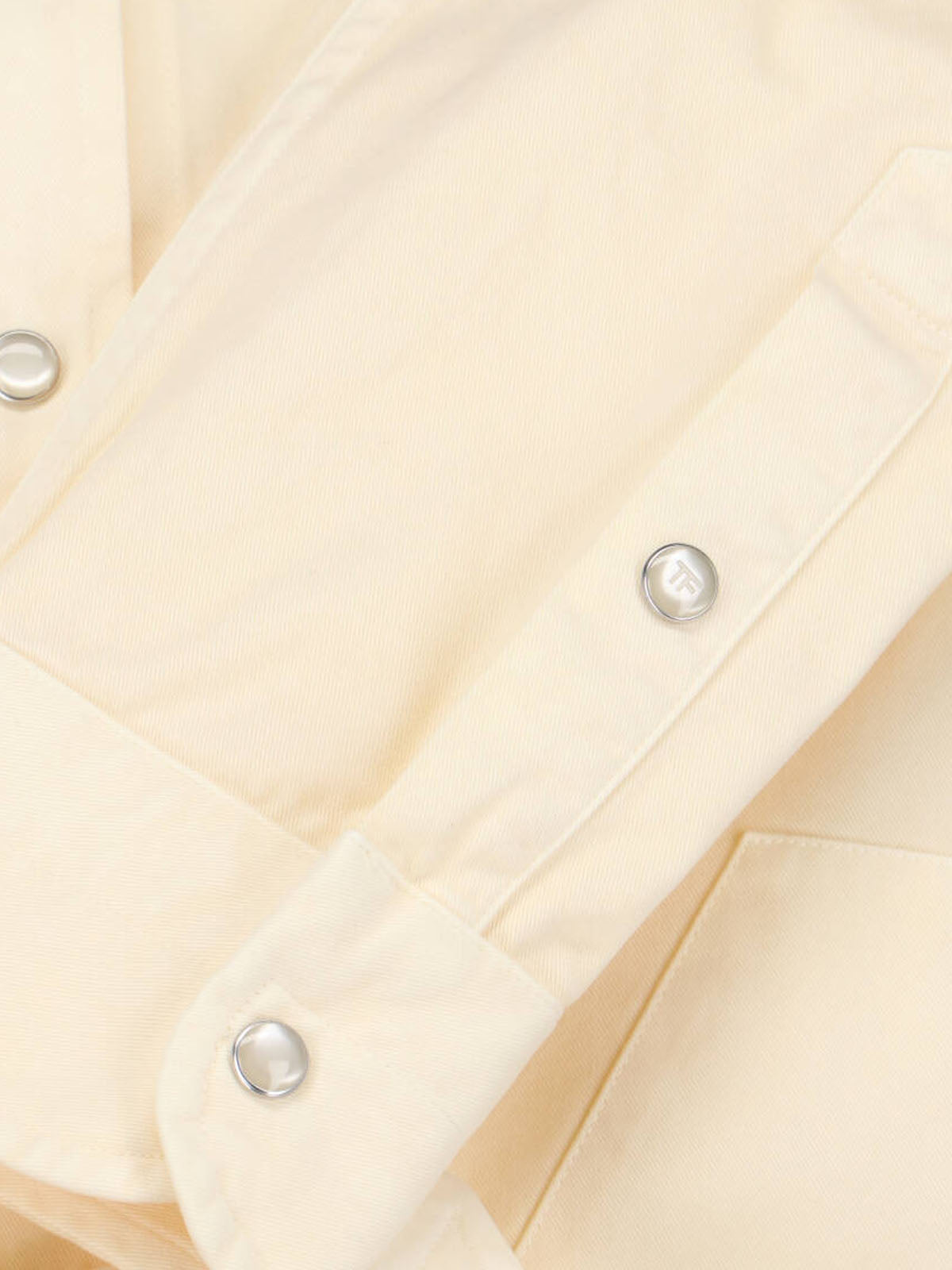 Tailored White Shirt With Structured Collar And Buttoned Cuffs