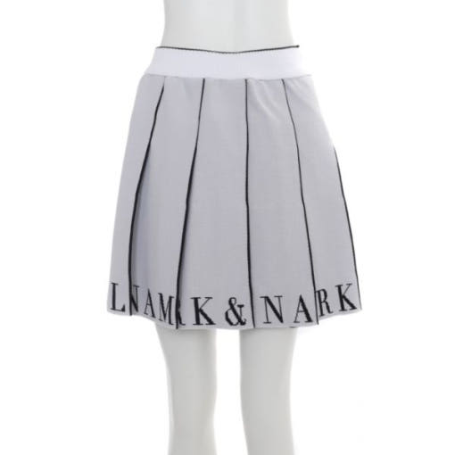 Pleated Skirt with Graphic Details and Vertical Piping