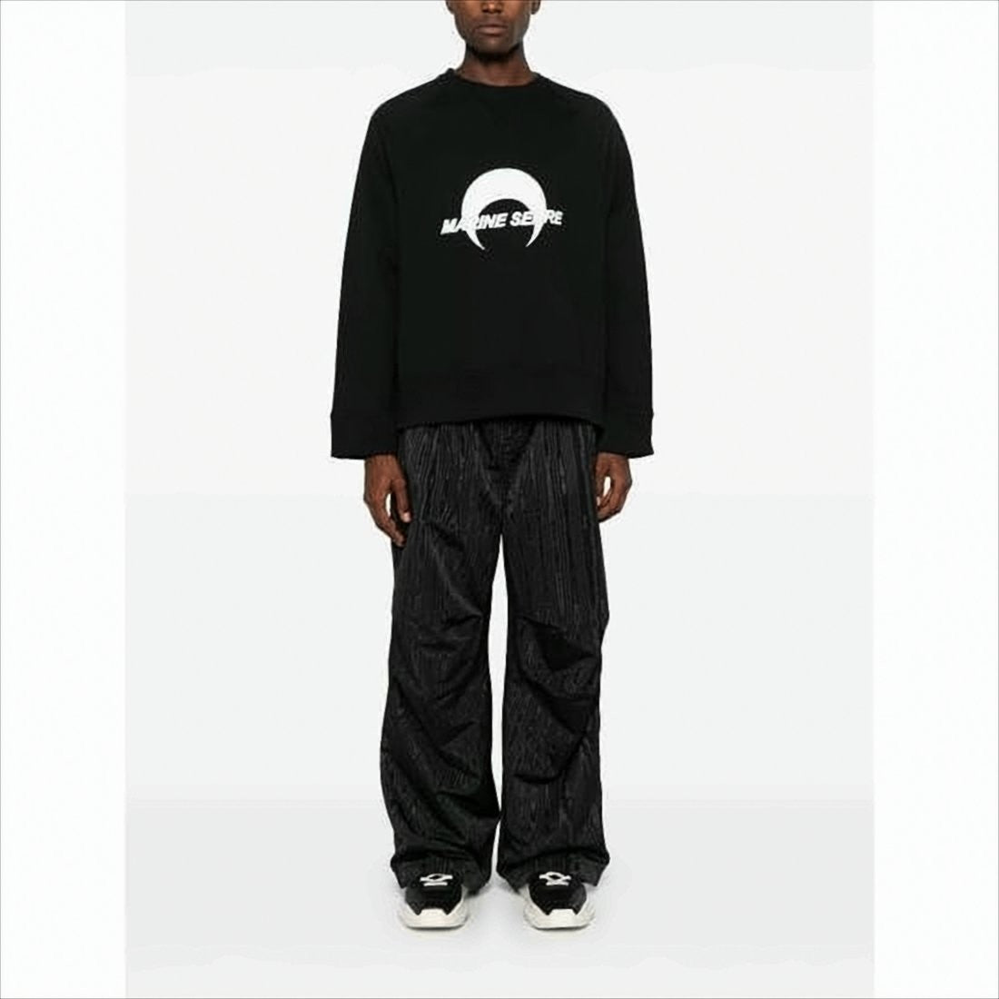 Long-Sleeve Crewneck Sweatshirt With Crescent Moon Graphic