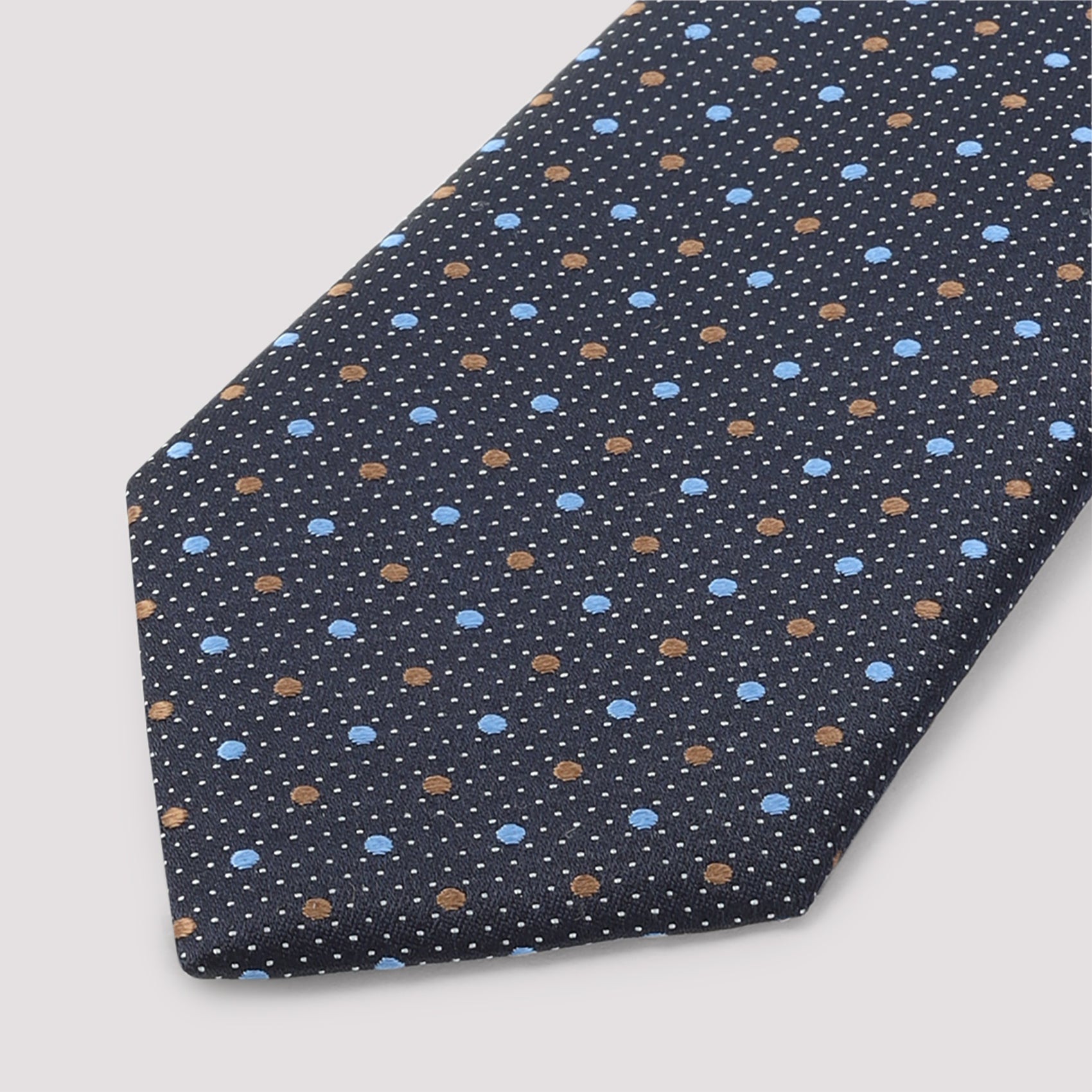 Slim Silk Tie With Patterned Design