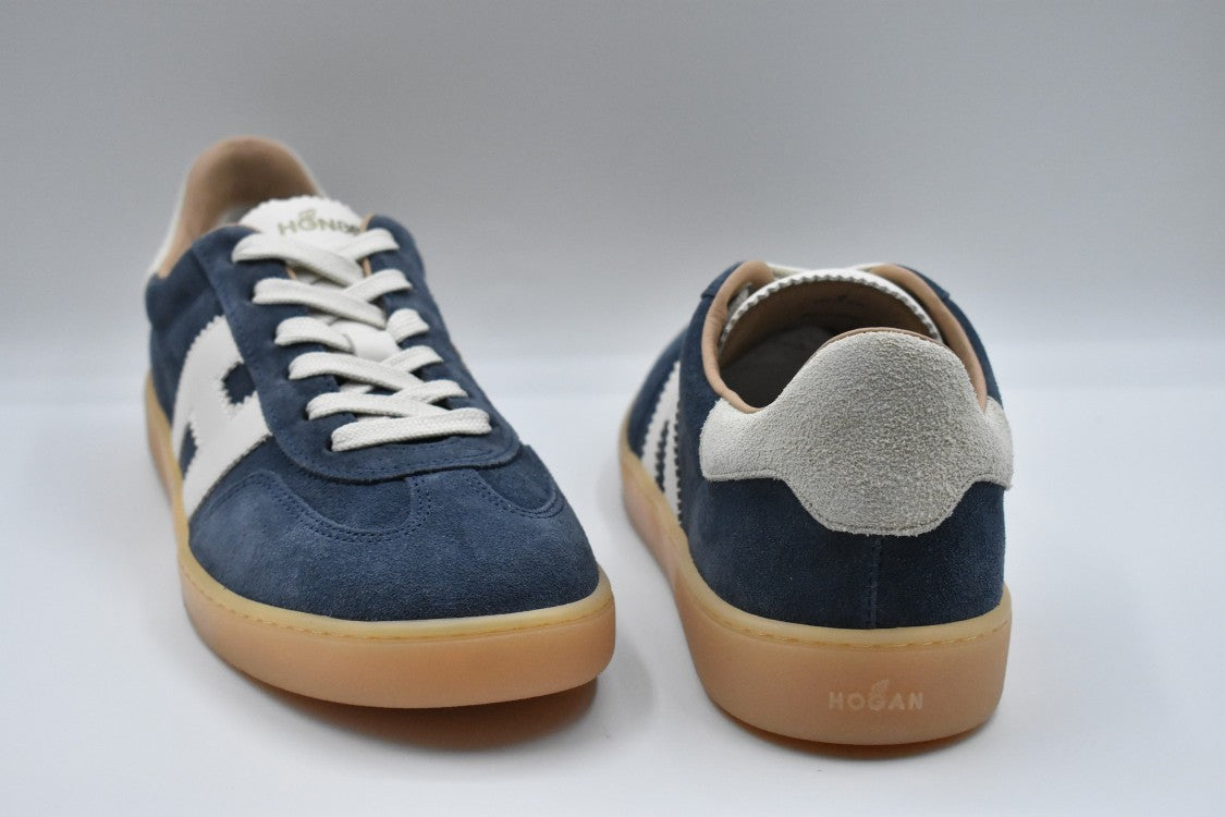 Blue Sneakers With Contrasting Laces