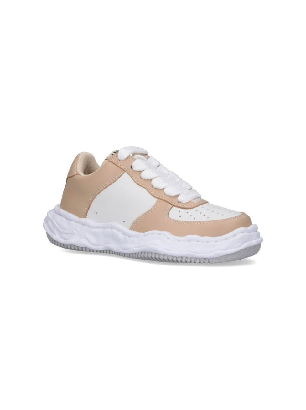 Low-Top Sneakers With Rounded Toe And Textured Sole