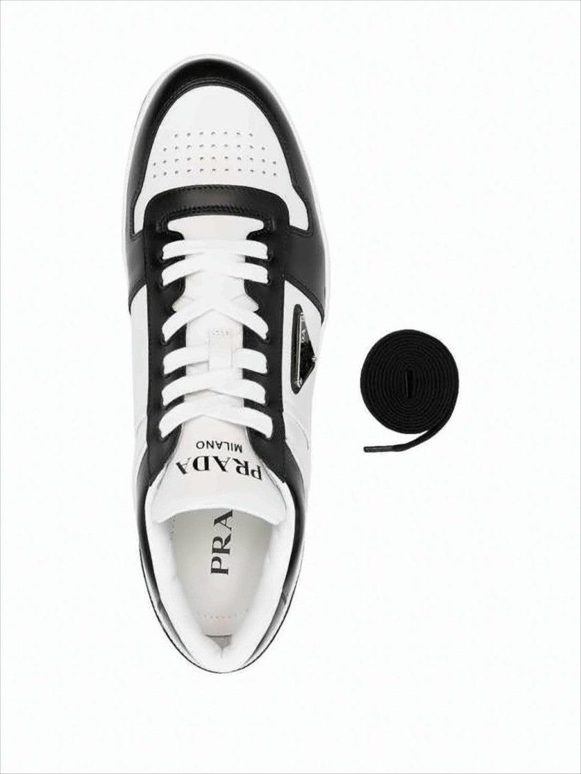Low-Top Sneakers with Color-Block Design and Triangular Logo