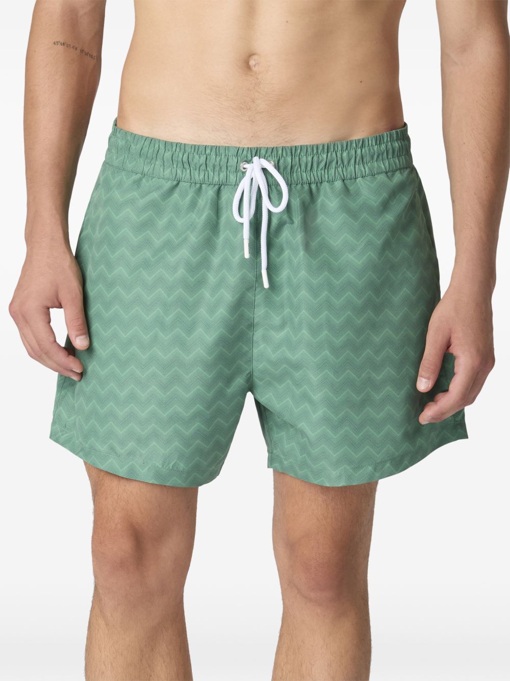 Mid-Length Zigzag Pattern Shorts