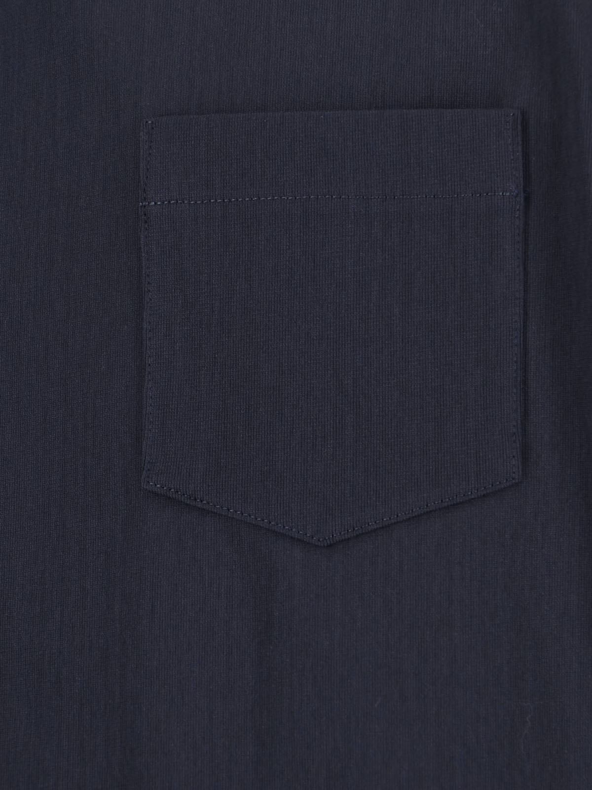 Minimalist White T-Shirt With Classic Crew Neckline