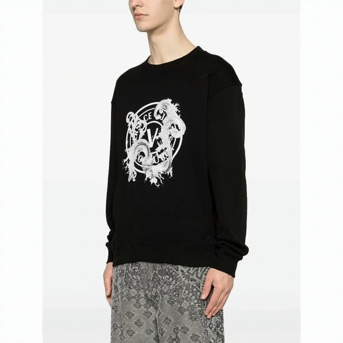 Long-Sleeve Black T-Shirt With Artistic White Graphic