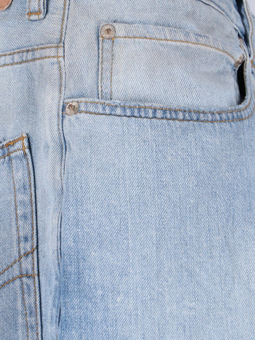 Classic Straight-Leg Blue Jeans With Five-Pocket Styling