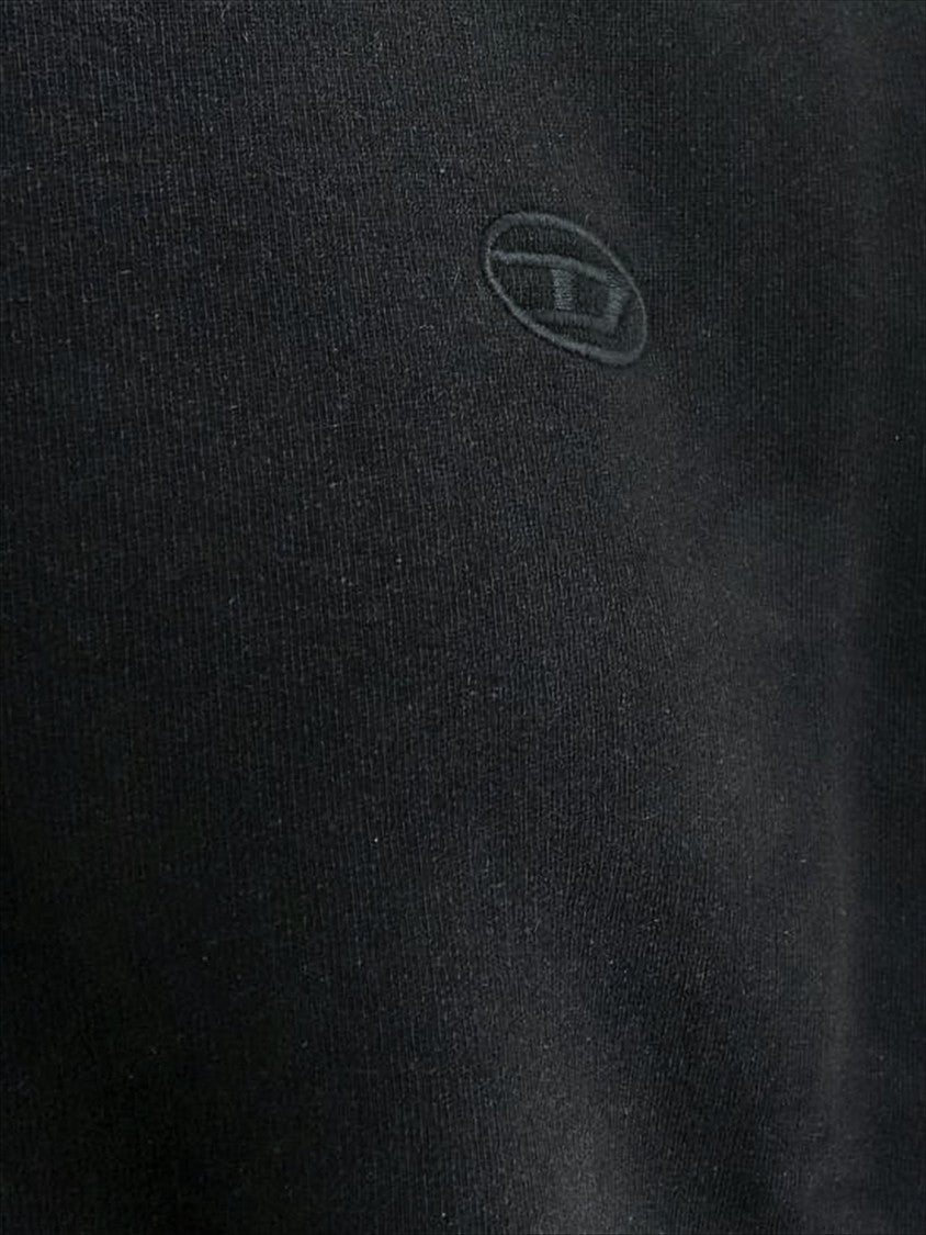 Long-Sleeve T-Shirt with Subtle Logo and Bold Graphic Design