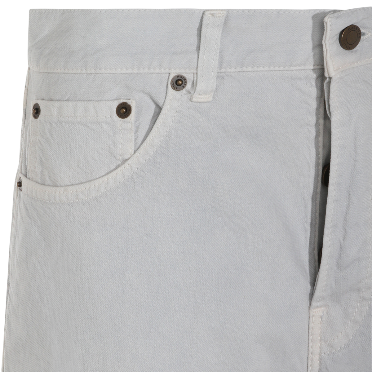 Straight-Leg High-Waist Jeans with Five-Pocket Design