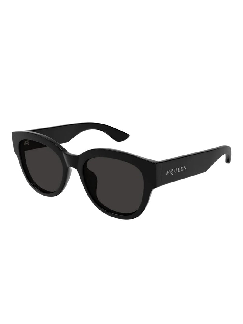 Oversized Black Cat-Eye Sunglasses with Distinctive Frame