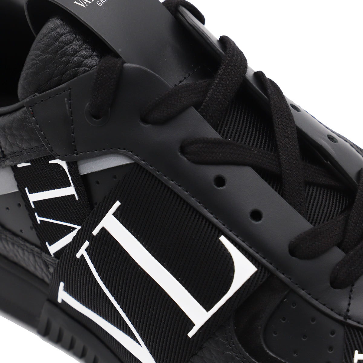 Low-Top Black Sneakers
