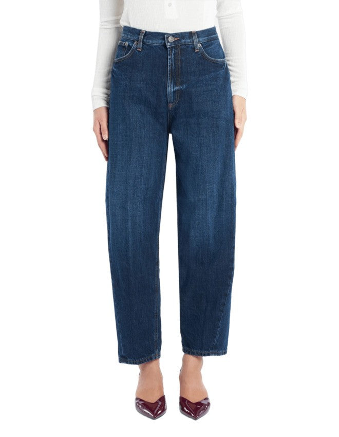 Mid-Rise Straight-Leg Jeans With Timeless Appeal