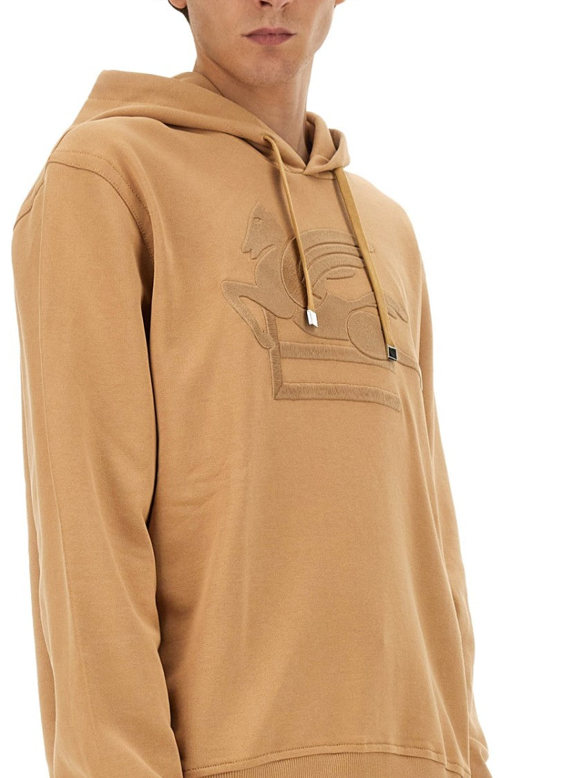 Sweatshirt With Prominent Pegasus Embroidery