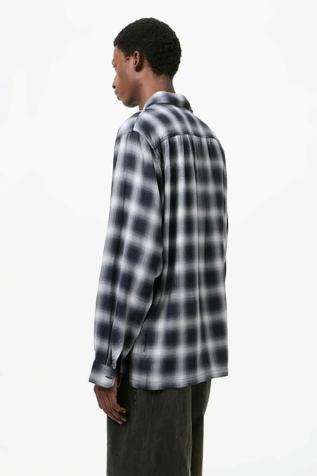 Blurred Checkered Long-Sleeve Shirt With Classic Collar
