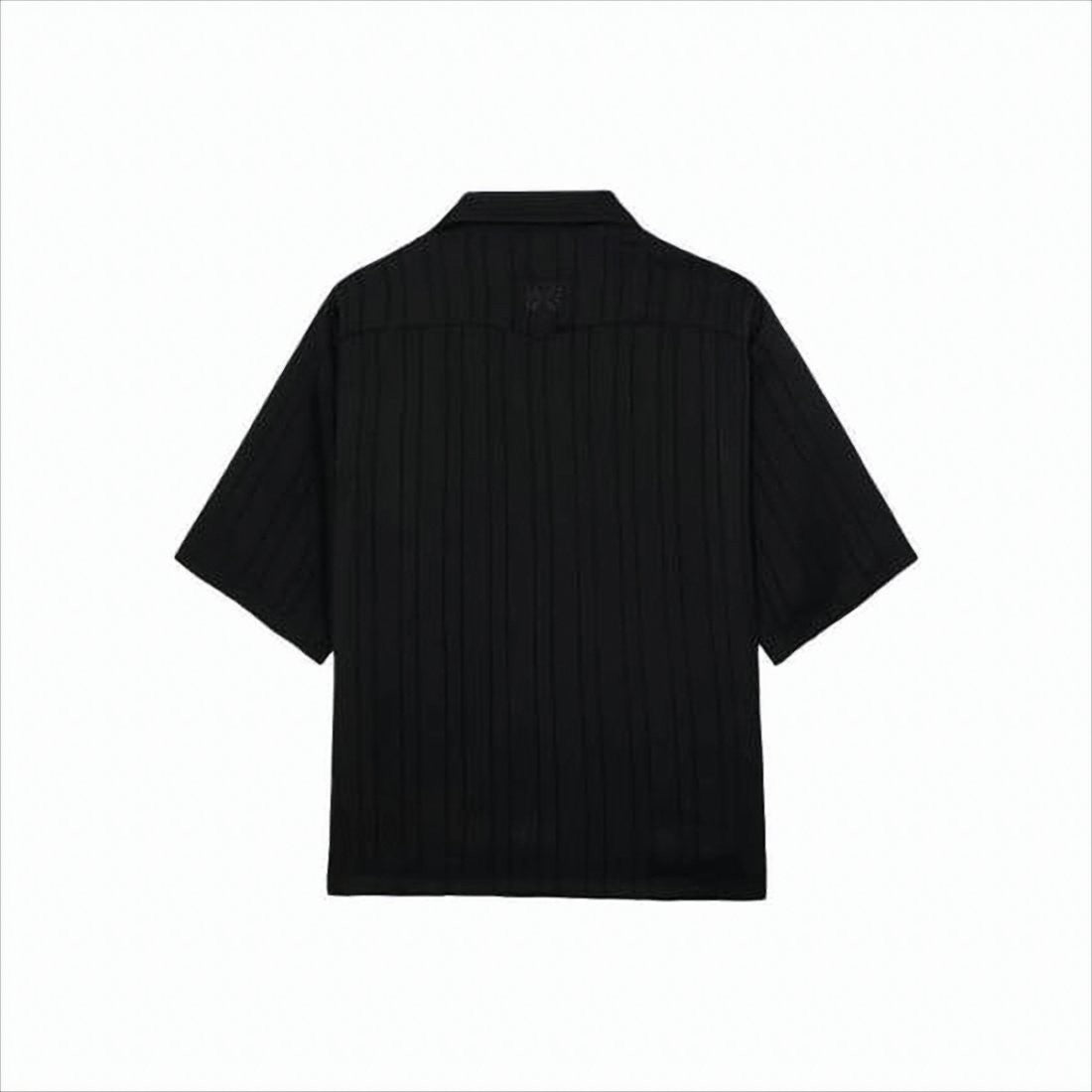 Textured Black Short-Sleeved Shirt With Classic Collar And Chest Pockets