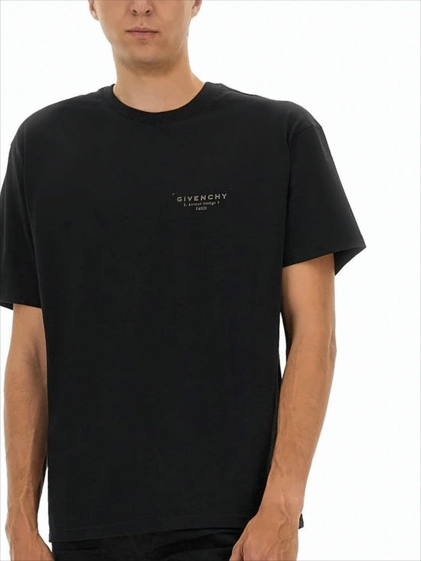 Short-Sleeve Black T-Shirt with Subtle Logo Detail