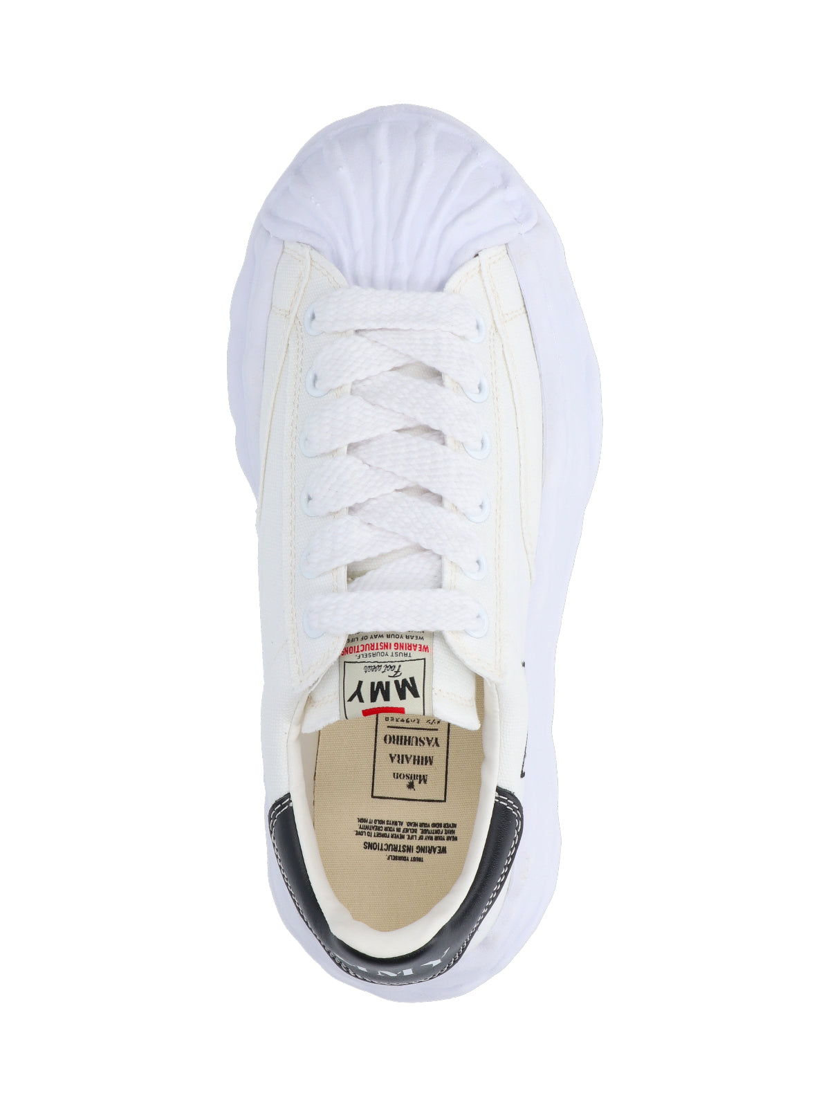 Textured Toe Low-Top Sneakers With Contrasting Details