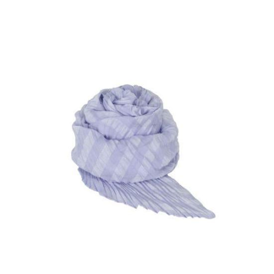 Lightweight Pleated Scarf With Subtle Striped Patterns