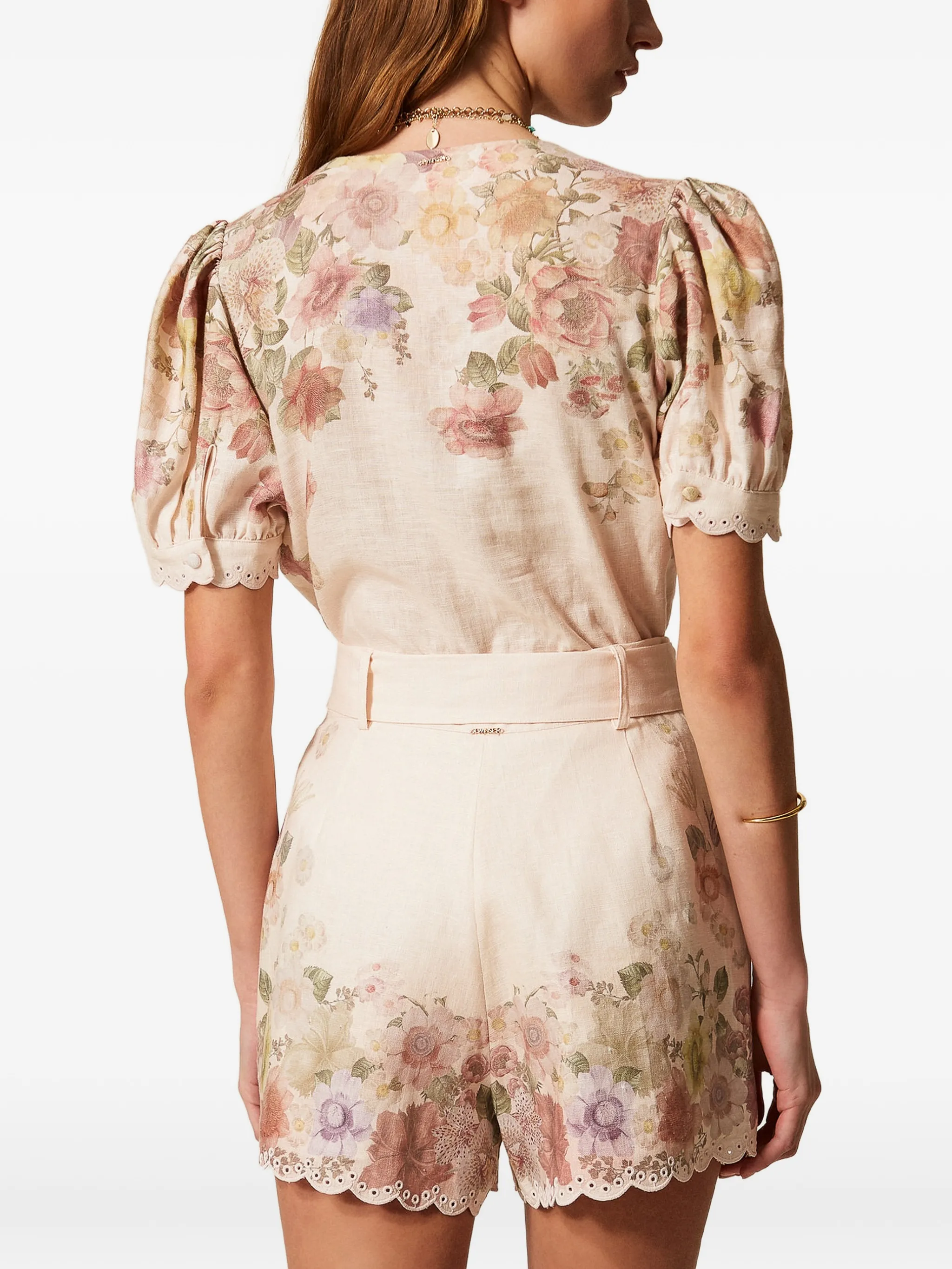 High-Waisted Shorts with Scalloped Edge and Floral Print