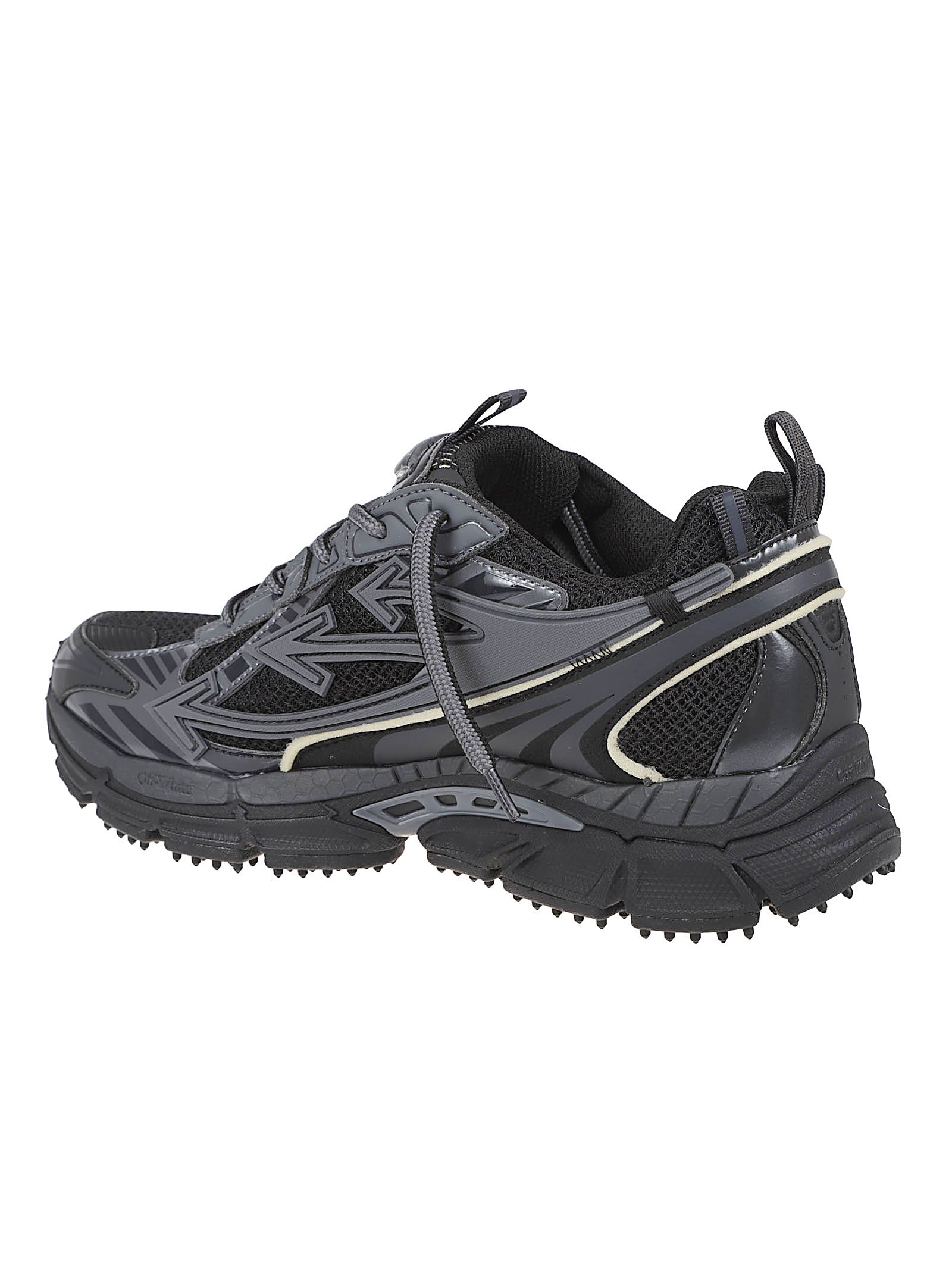 Sporty Black Sneakers with Mesh and Synthetic Overlays