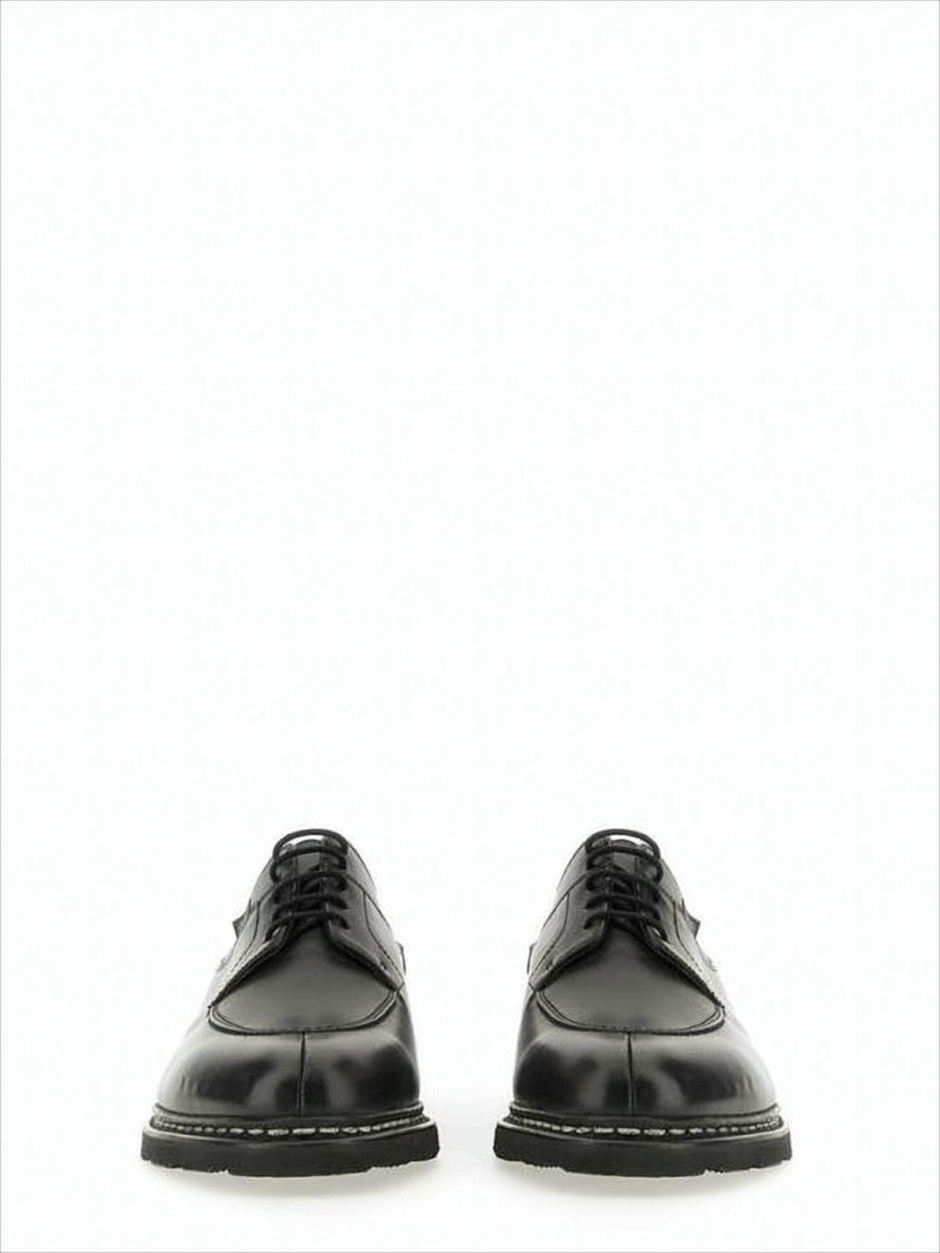 Smooth Leather Dress Shoes with Classic Detailing