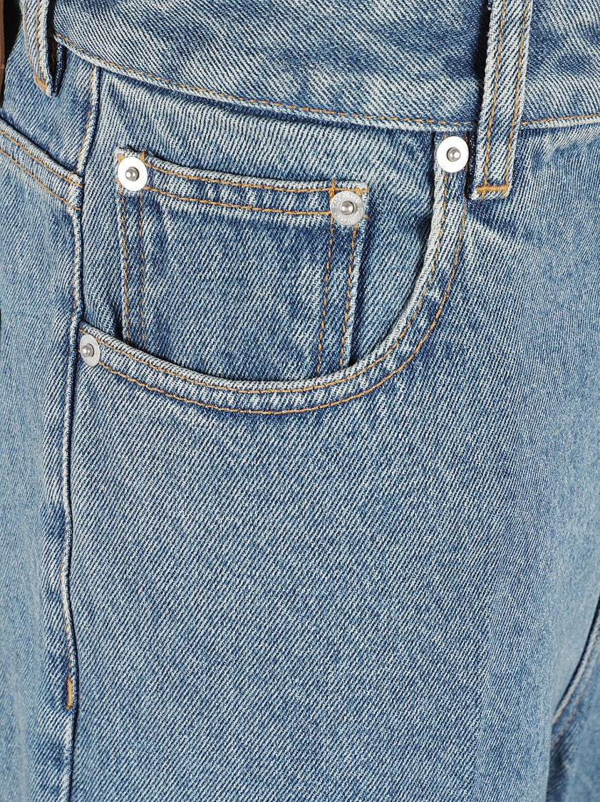 Classic Straight-Leg Jeans With Five-Pocket Design