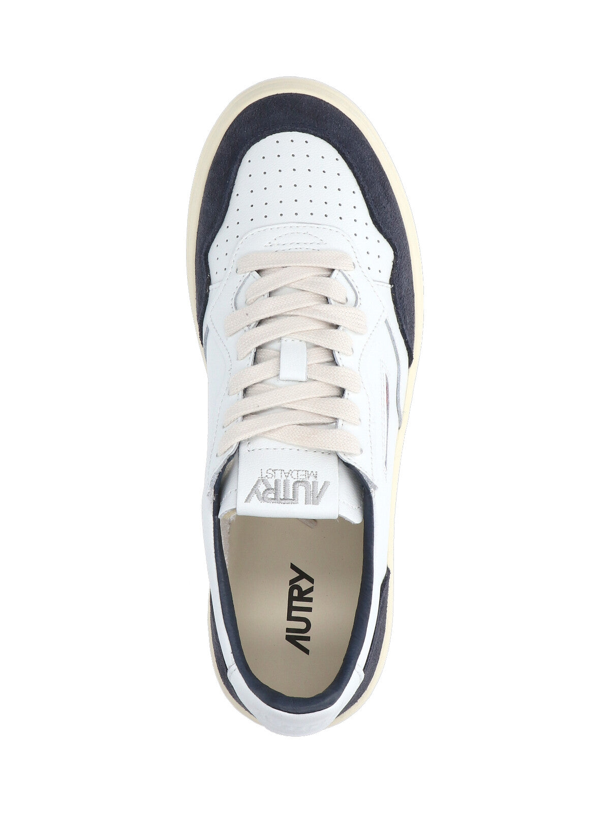 Low-Top White Sneakers With Minimalist Aesthetic