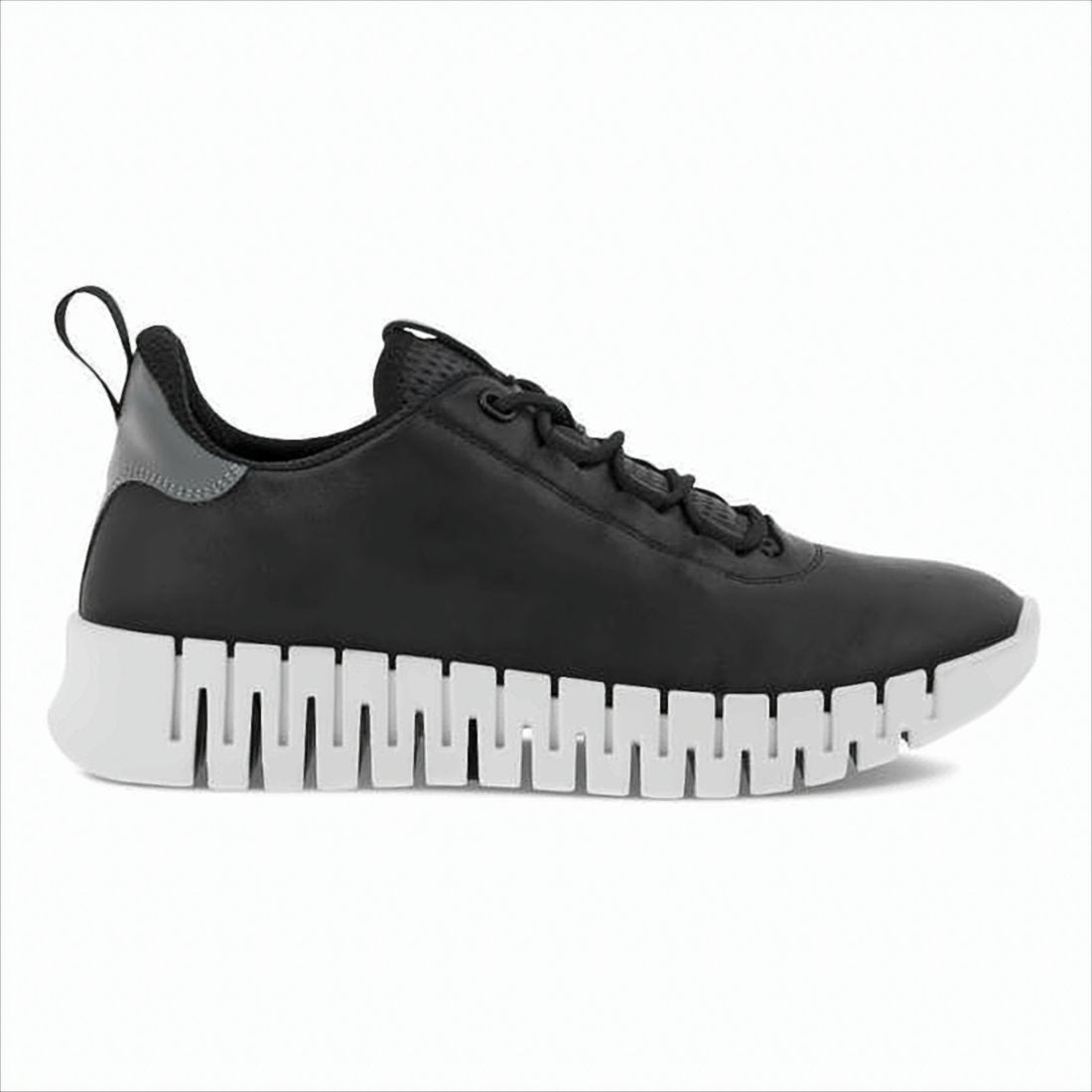 Sleek Minimalist Sneakers with Distinctive Segmented Sole